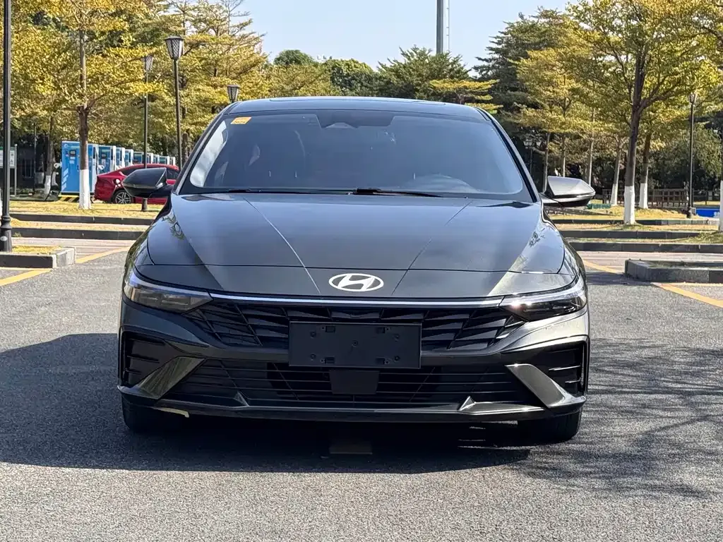 Hyundai Elantra — фото 7