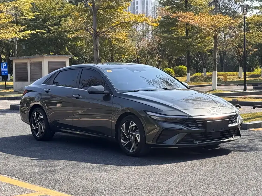 Hyundai Elantra — фото 9
