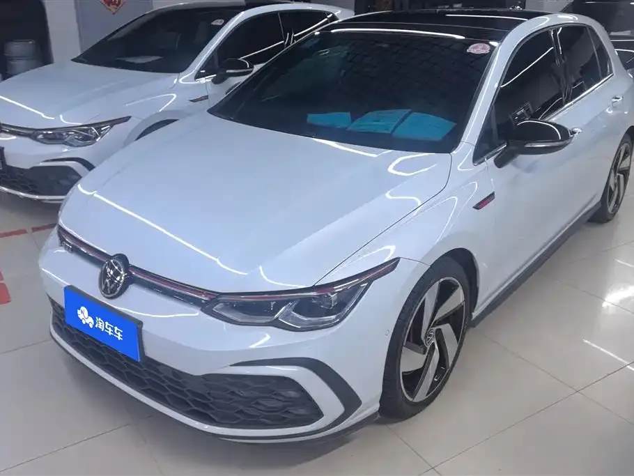 Volkswagen Golf GTI — фото 1