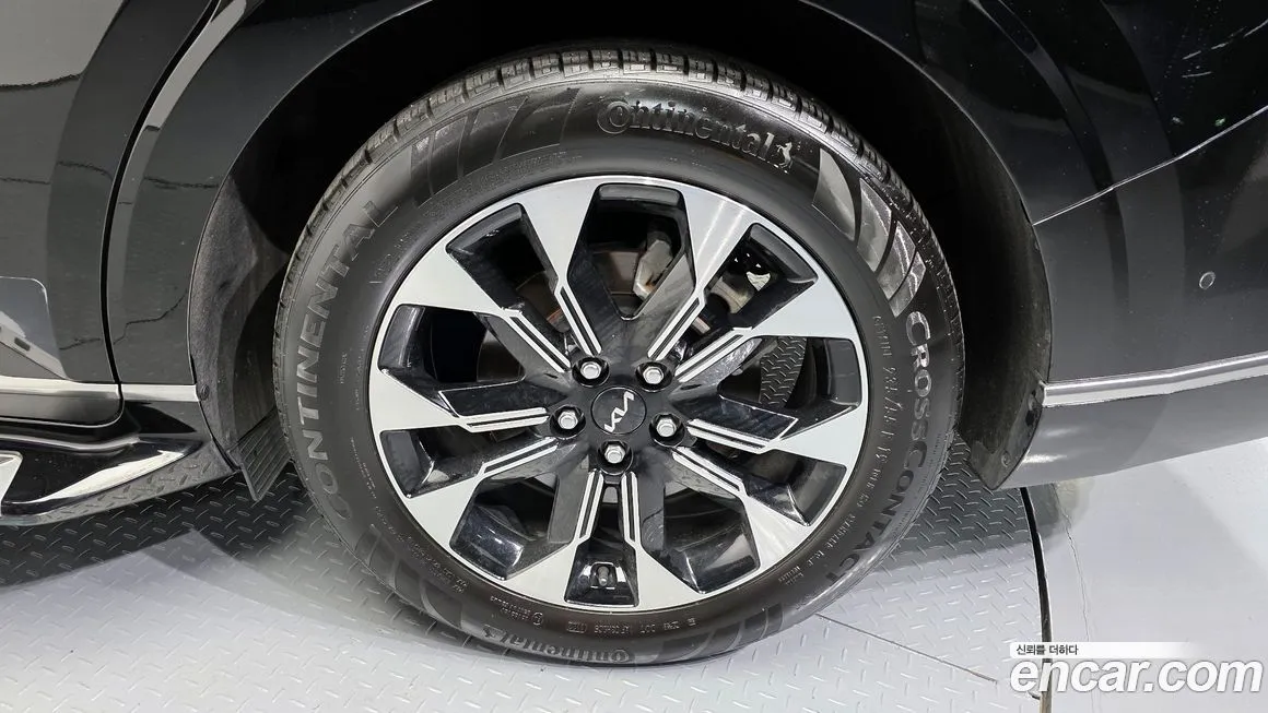 Kia Carnival — фото 10