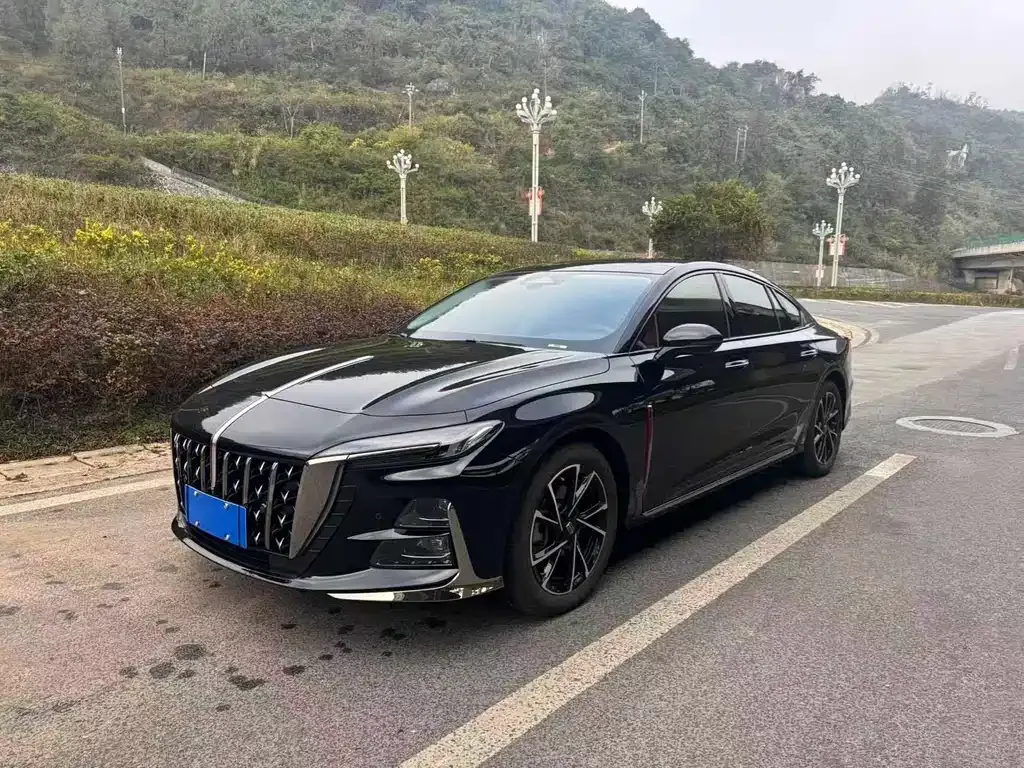 Hongqi H6 — фото 1