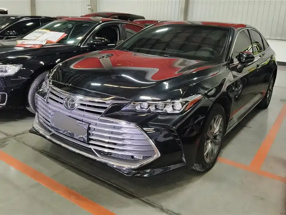 Toyota Avalon — фото 1