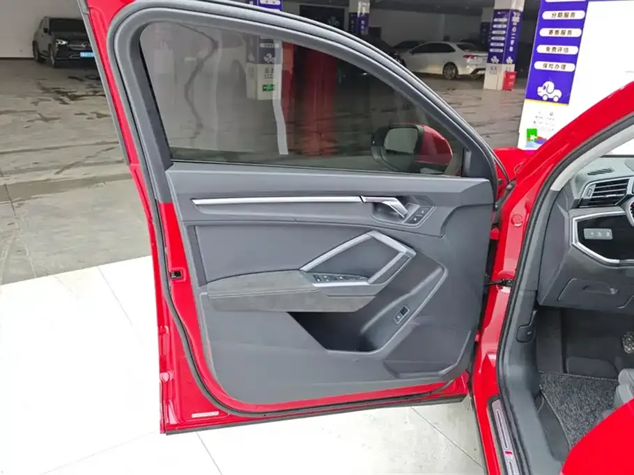 Audi Q3 Sportback — фото 3