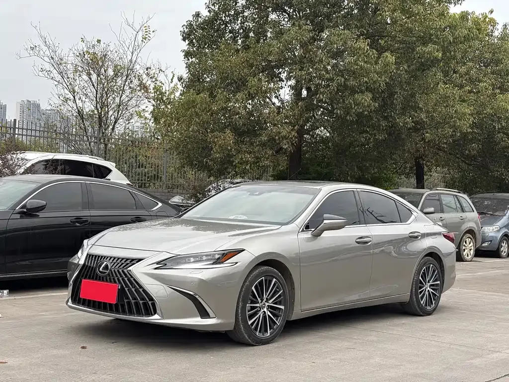 Lexus ES — фото 8