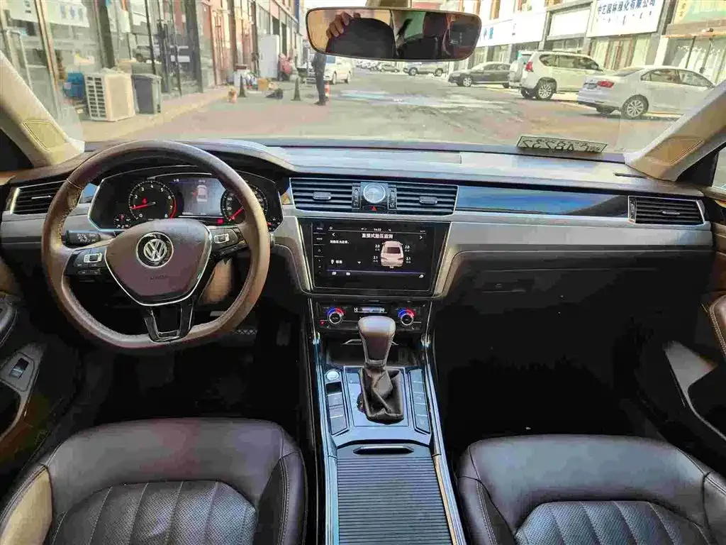 Volkswagen Phideon — фото 6