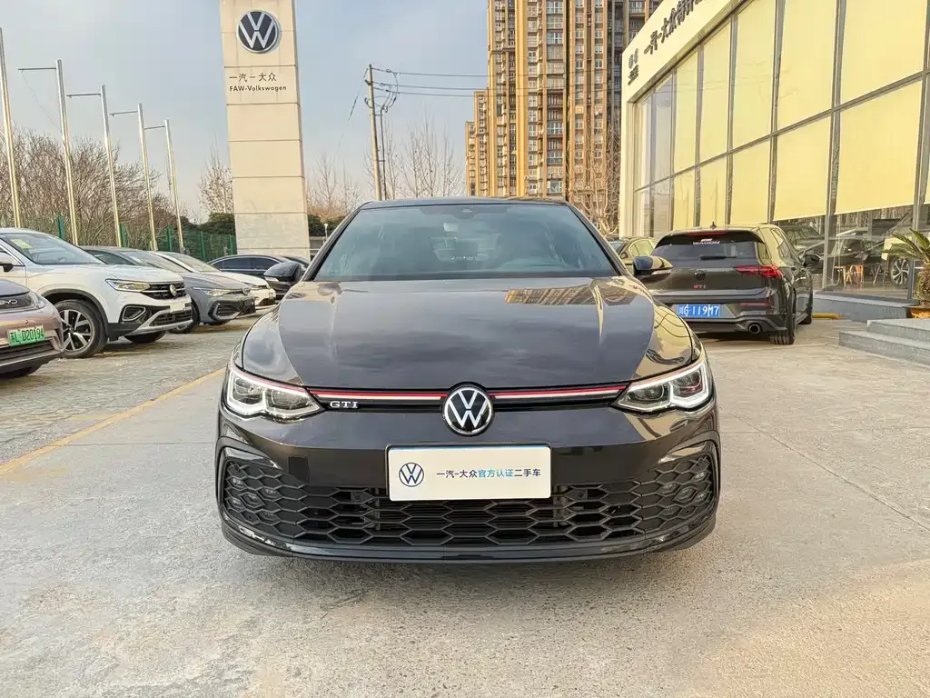 Volkswagen Golf GTI — фото 3