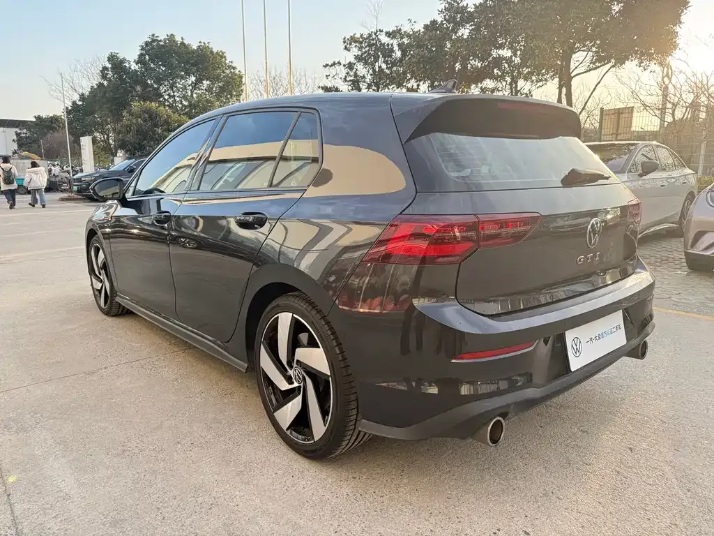 Volkswagen Golf GTI — фото 6