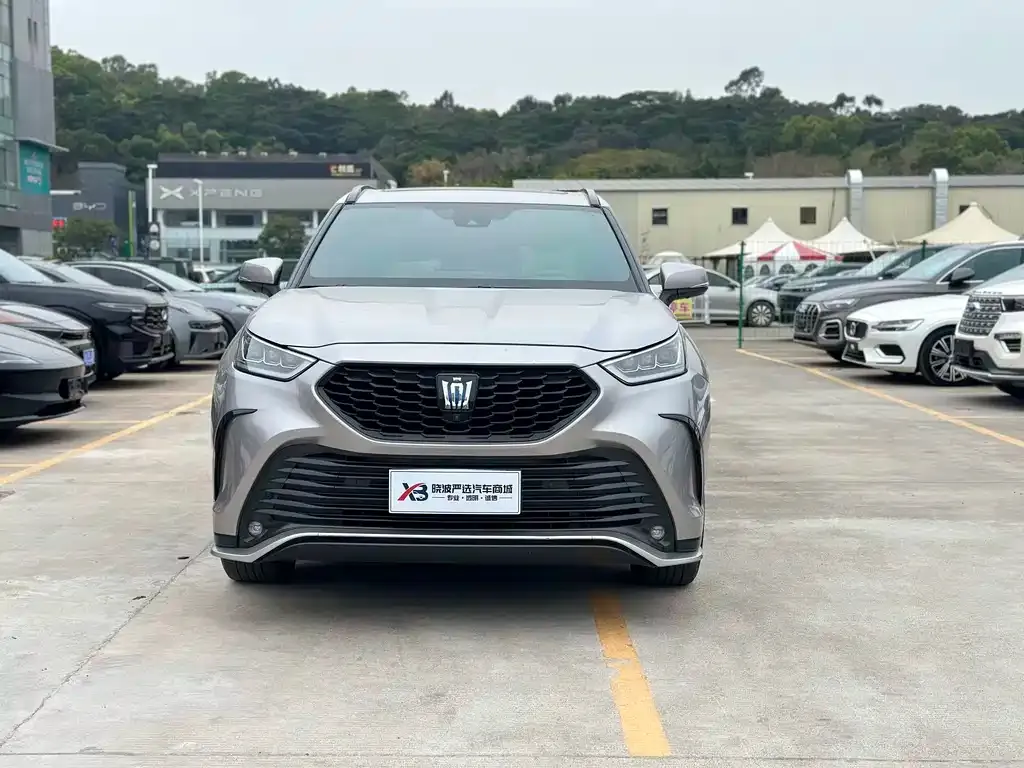 Toyota Crown Kluger — фото 7