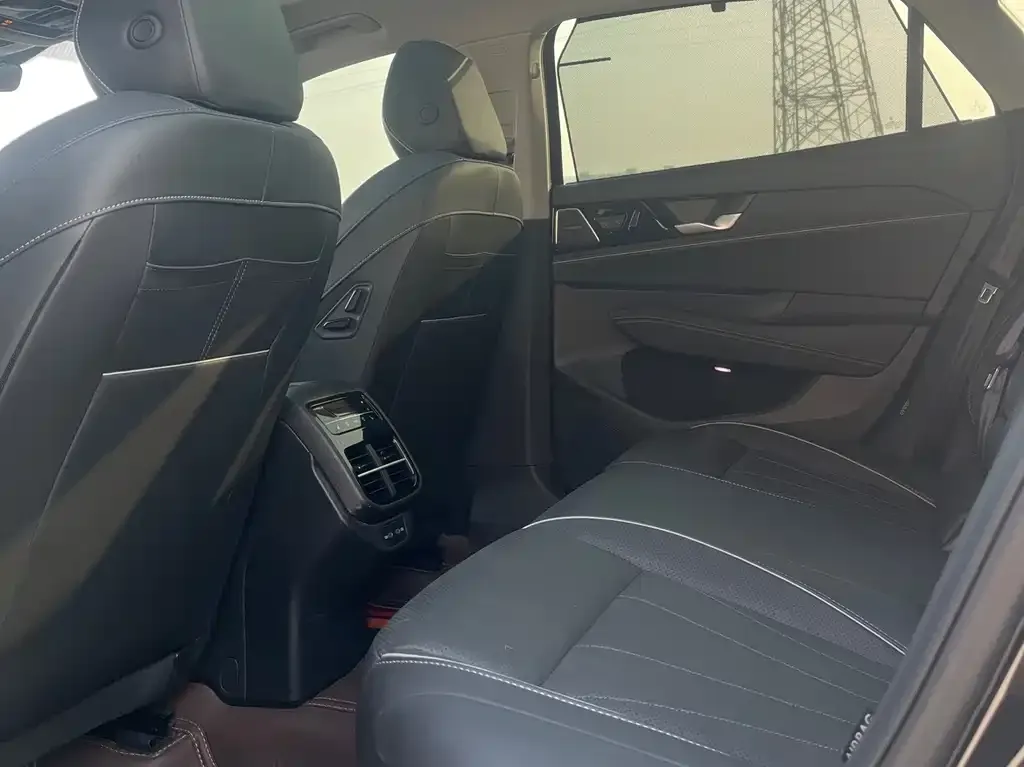 Volkswagen Passat — фото 3