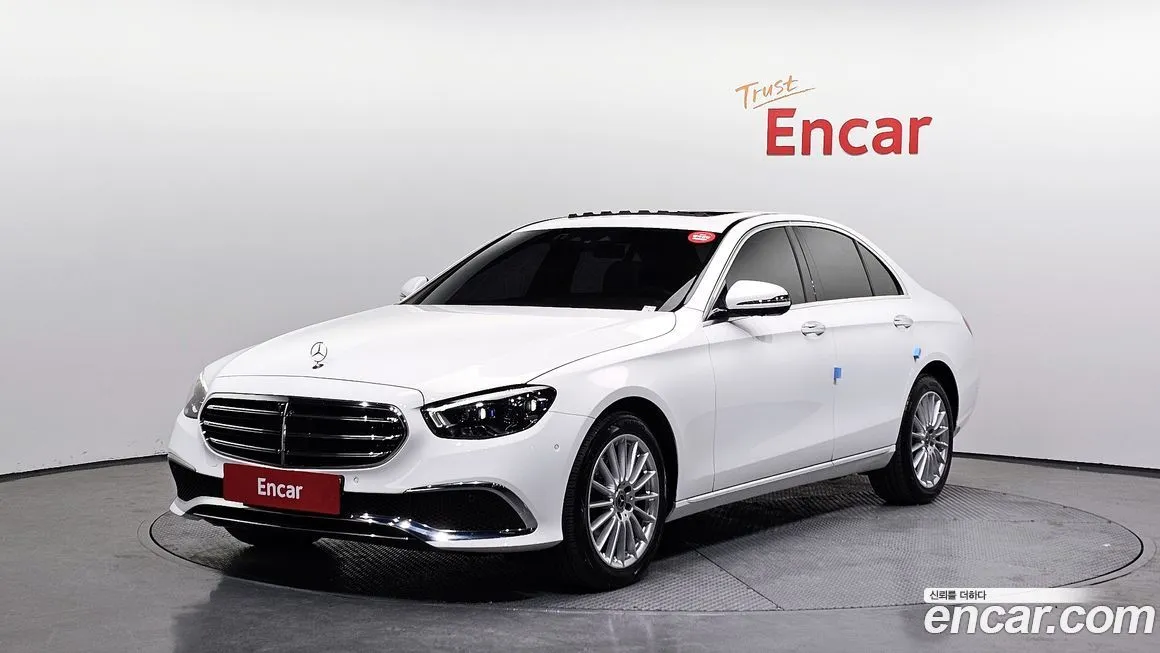 Mercedes-Benz E-Class — фото 1