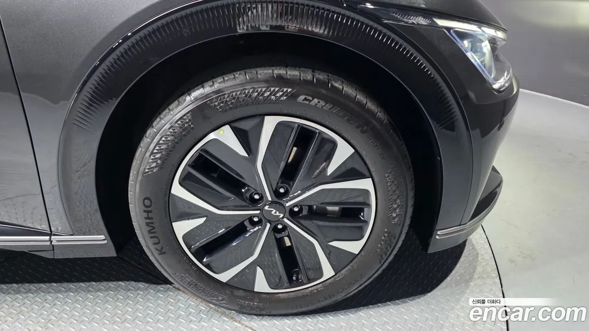 Kia EV6 — фото 10