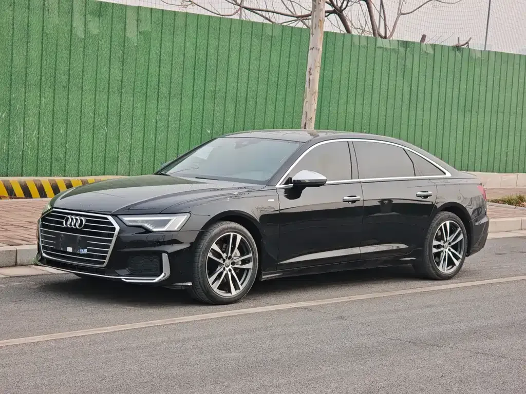 Audi A6L — фото 1
