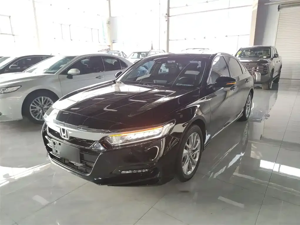 Honda Accord — фото 1