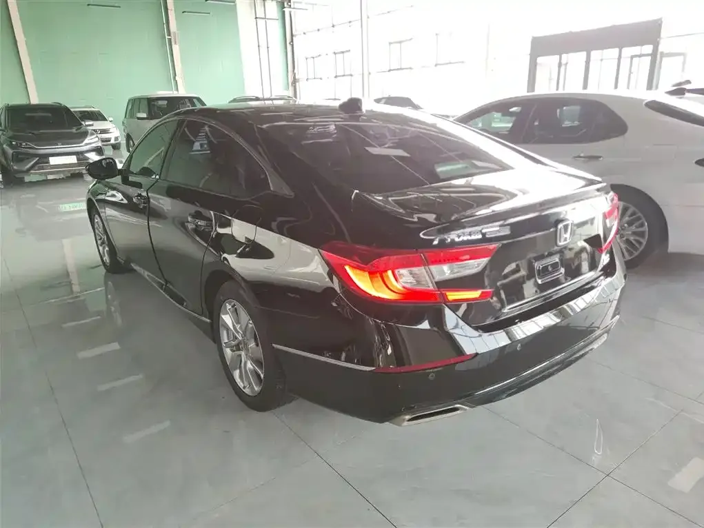 Honda Accord — фото 3
