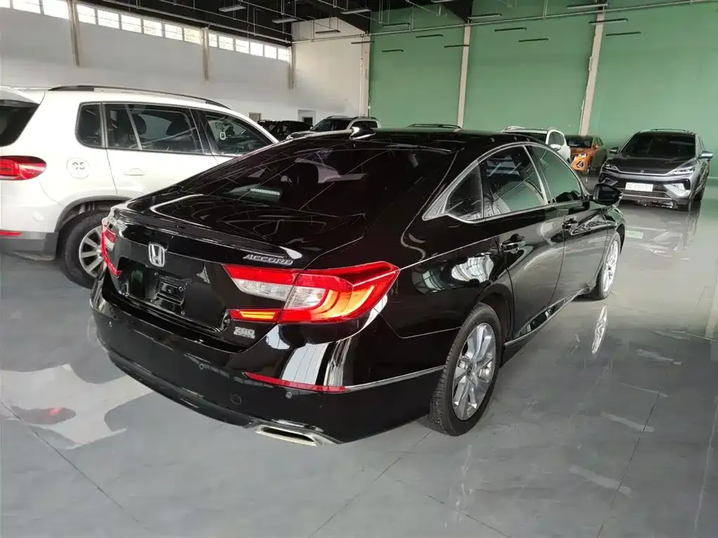 Honda Accord — фото 6