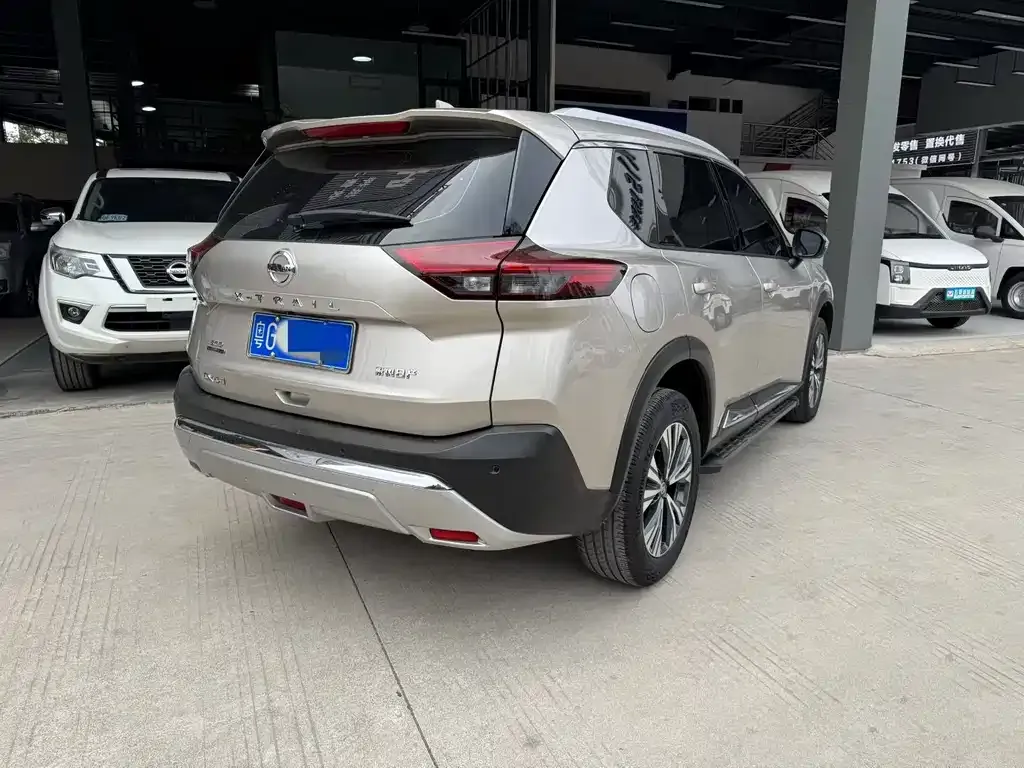 Nissan X-Trail — фото 4