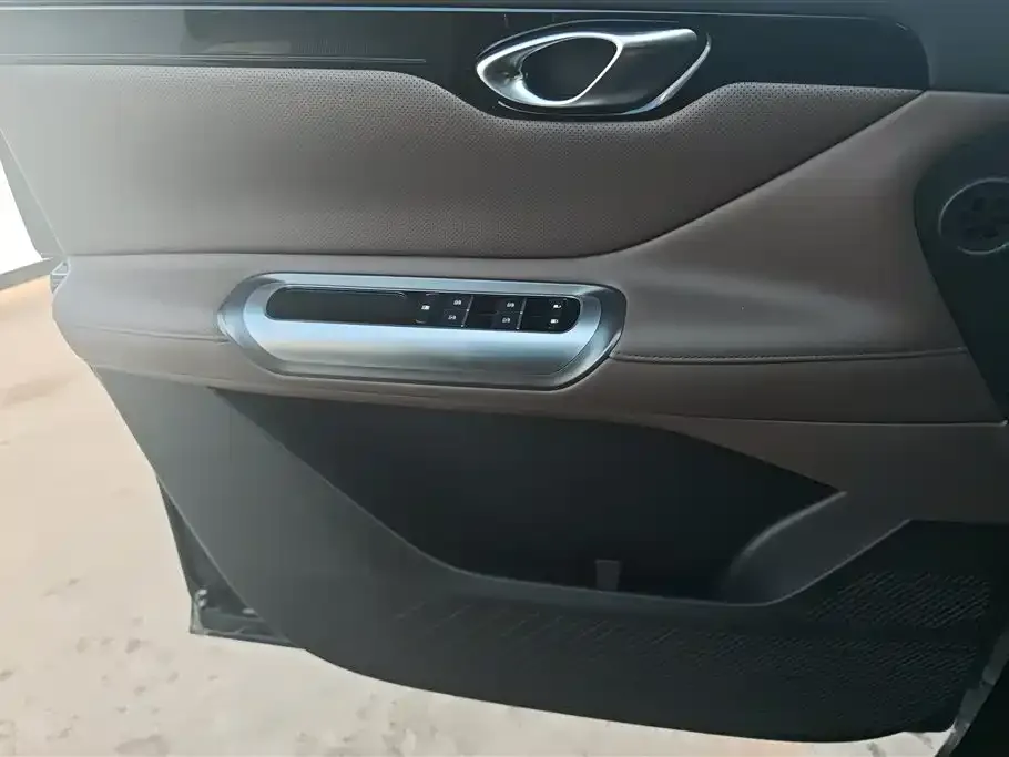 GAC Motor Trumpchi E8 — фото 7