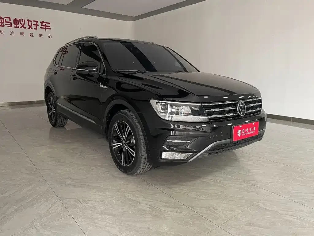 Volkswagen Tiguan L — фото 3