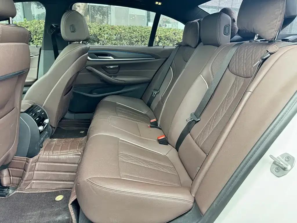 BMW 5 Series New Energy — фото 2