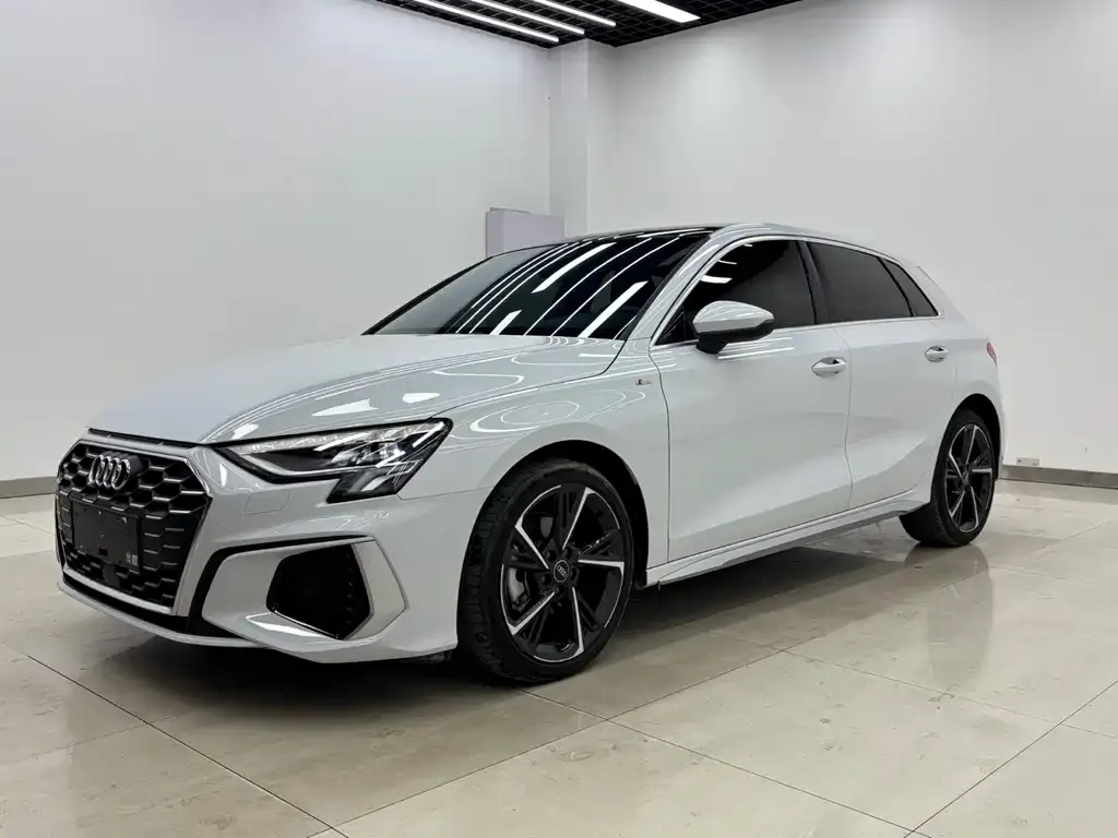 Audi A3 — фото 1
