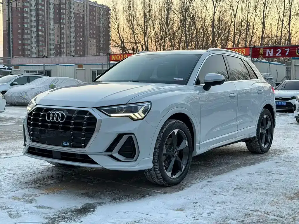 Audi Q3 — фото 1