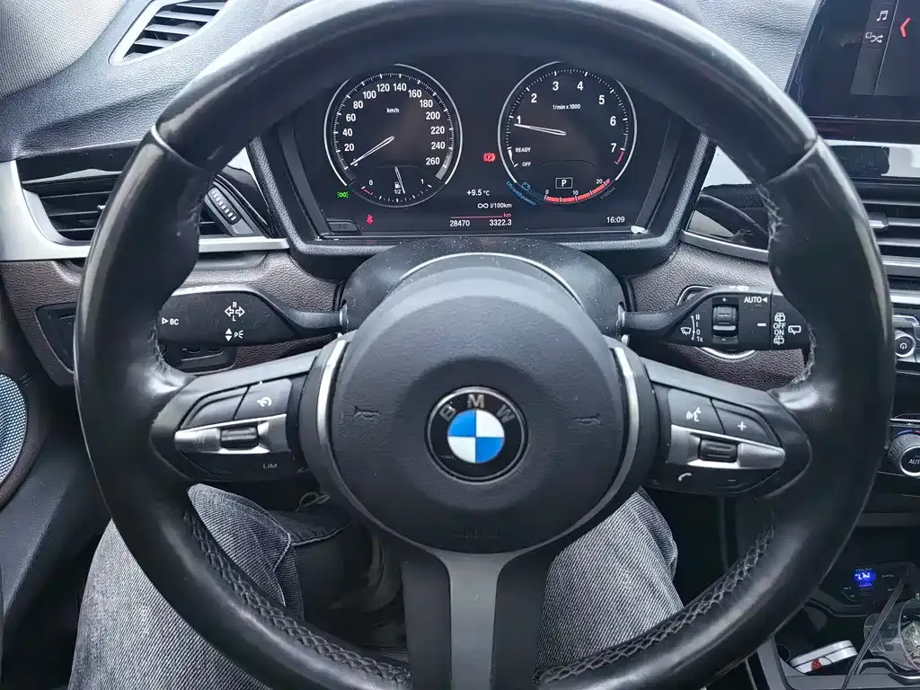BMW X1 — фото 10