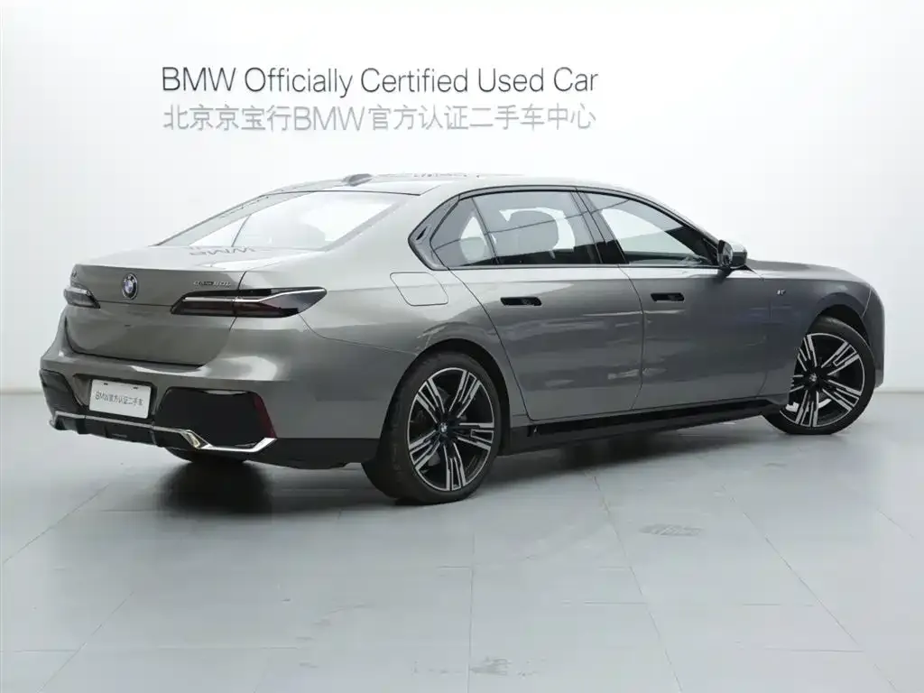 BMW i7 — фото 4