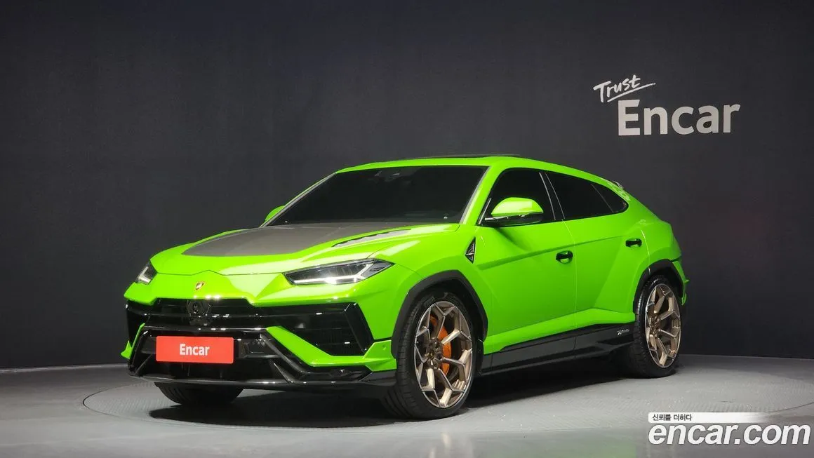Lamborghini Urus — фото 1