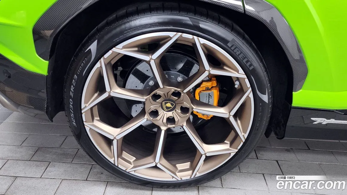 Lamborghini Urus — фото 3