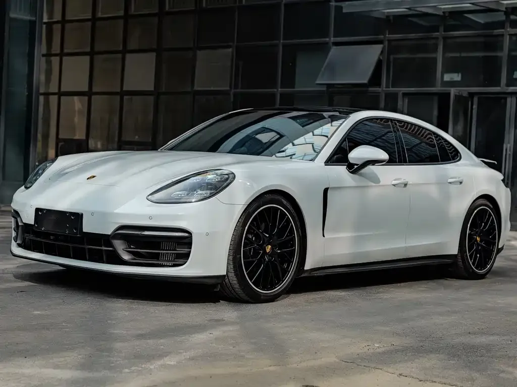 Porsche Panamera — фото 1