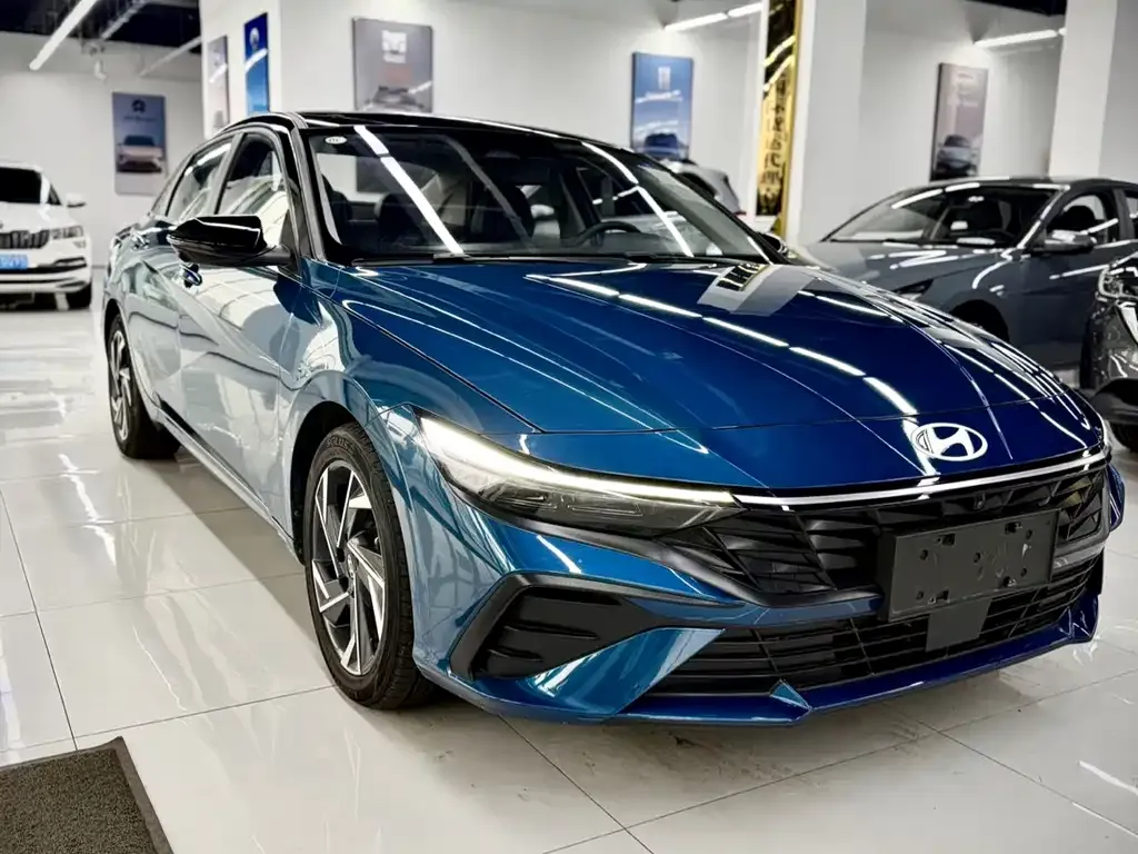 Hyundai Elantra — фото 4