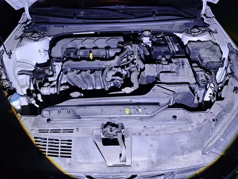 Hyundai Elantra — фото 9