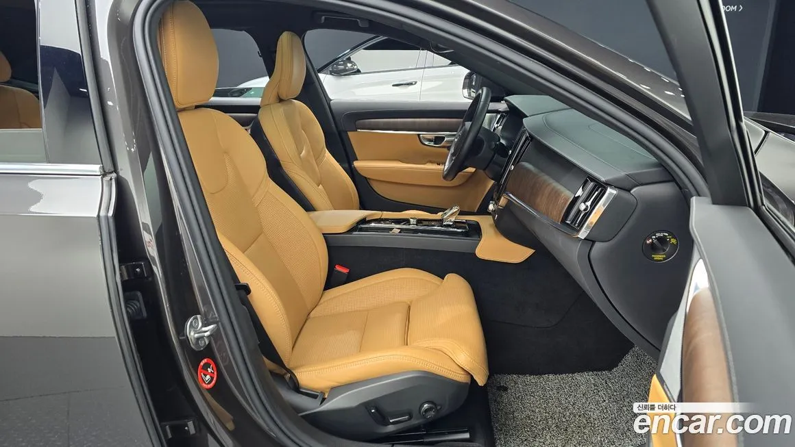 Volvo S90 — фото 10