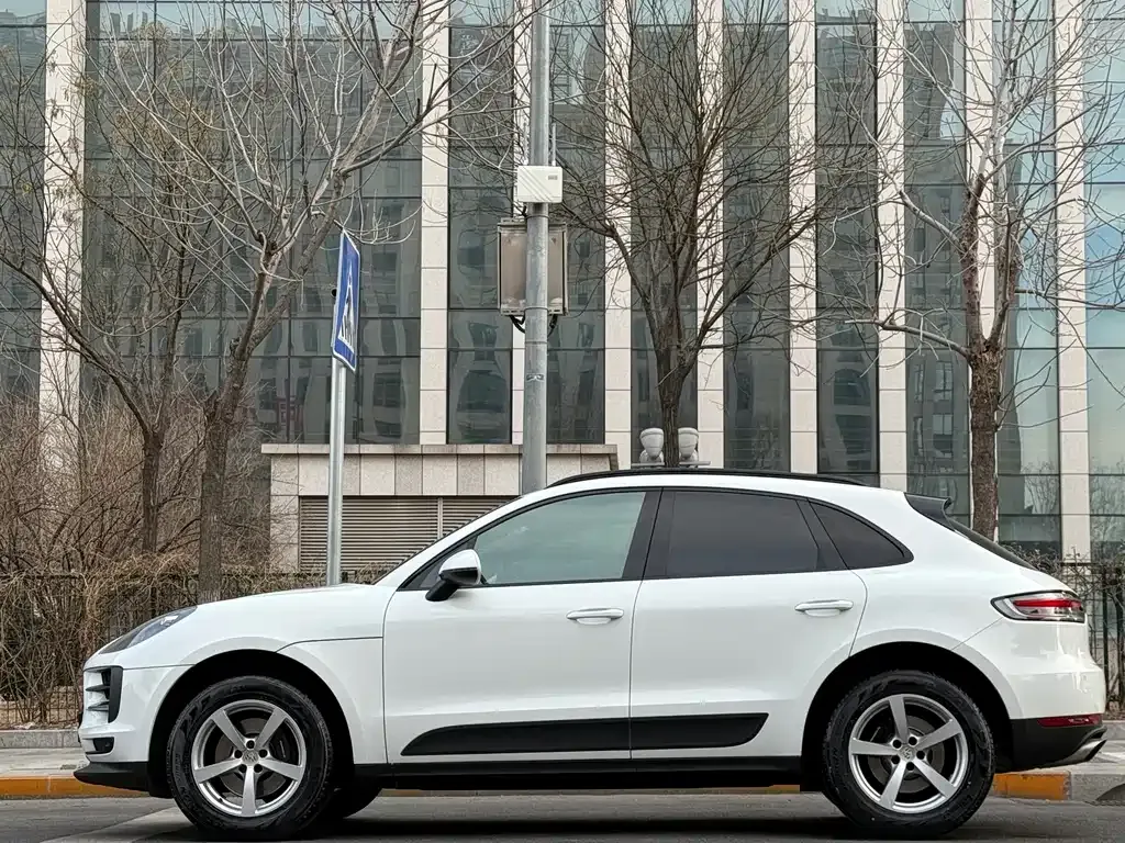 Porsche Macan — фото 10