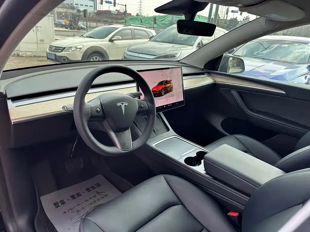 Tesla Model Y — фото 4