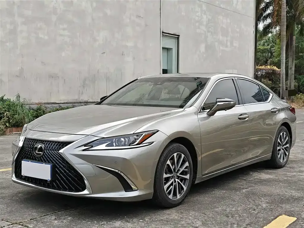 Lexus ES — фото 4