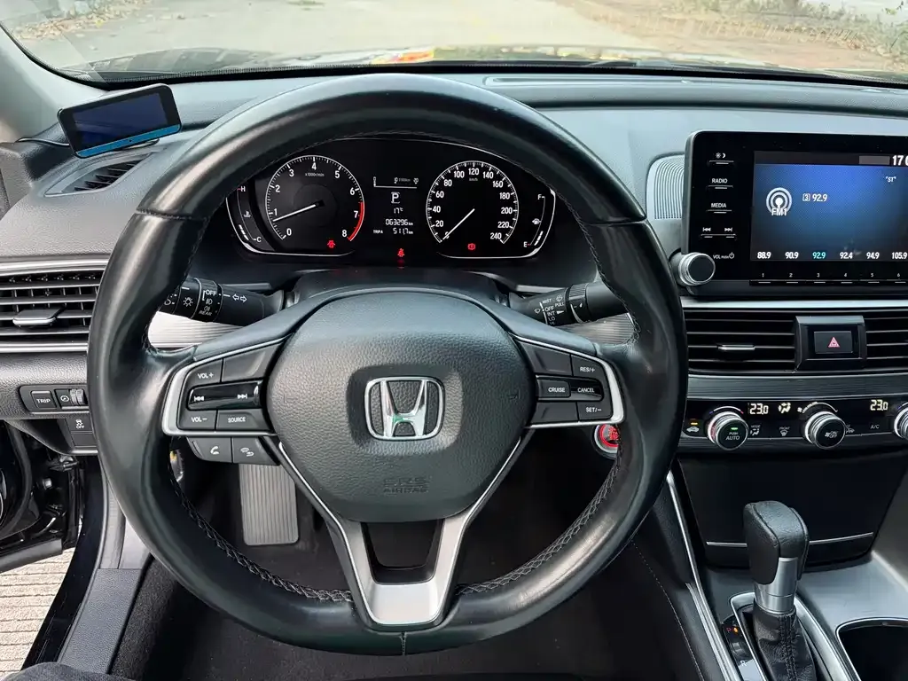 Honda Accord — фото 2