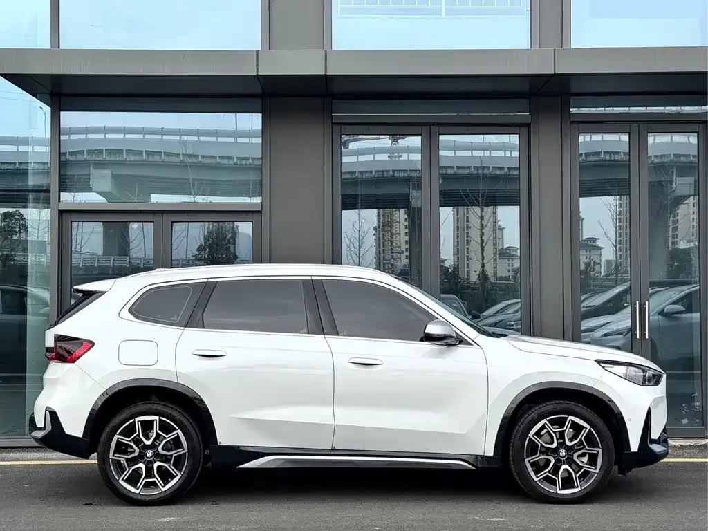BMW X1 — фото 10