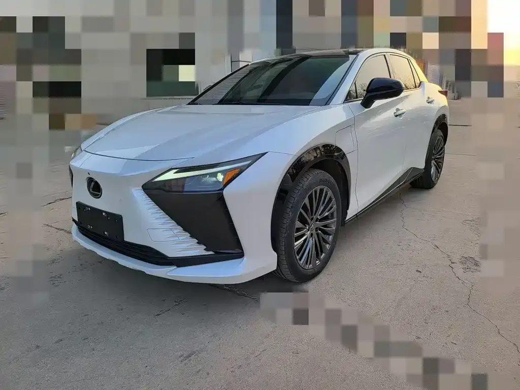 Lexus RZ — фото 1