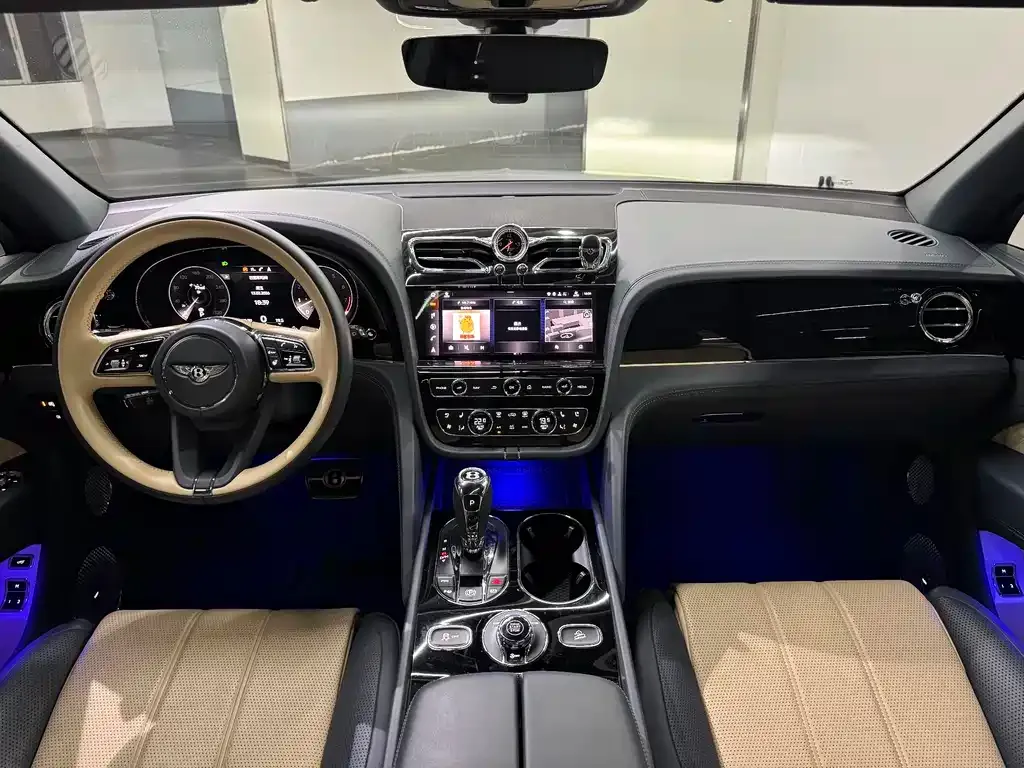 Bentley Bentayga — фото 9