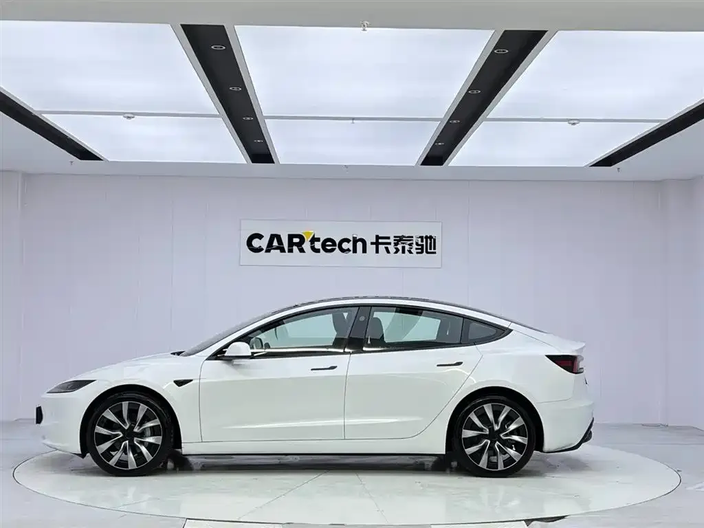 Tesla Model 3 — фото 3