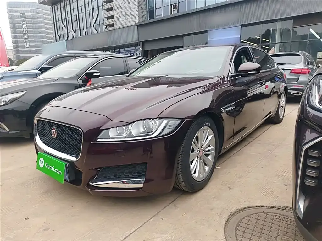 Jaguar XFL — фото 1