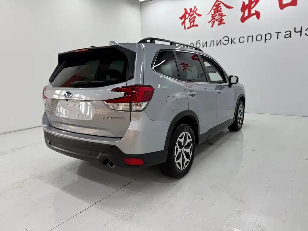 Subaru Forester — фото 5