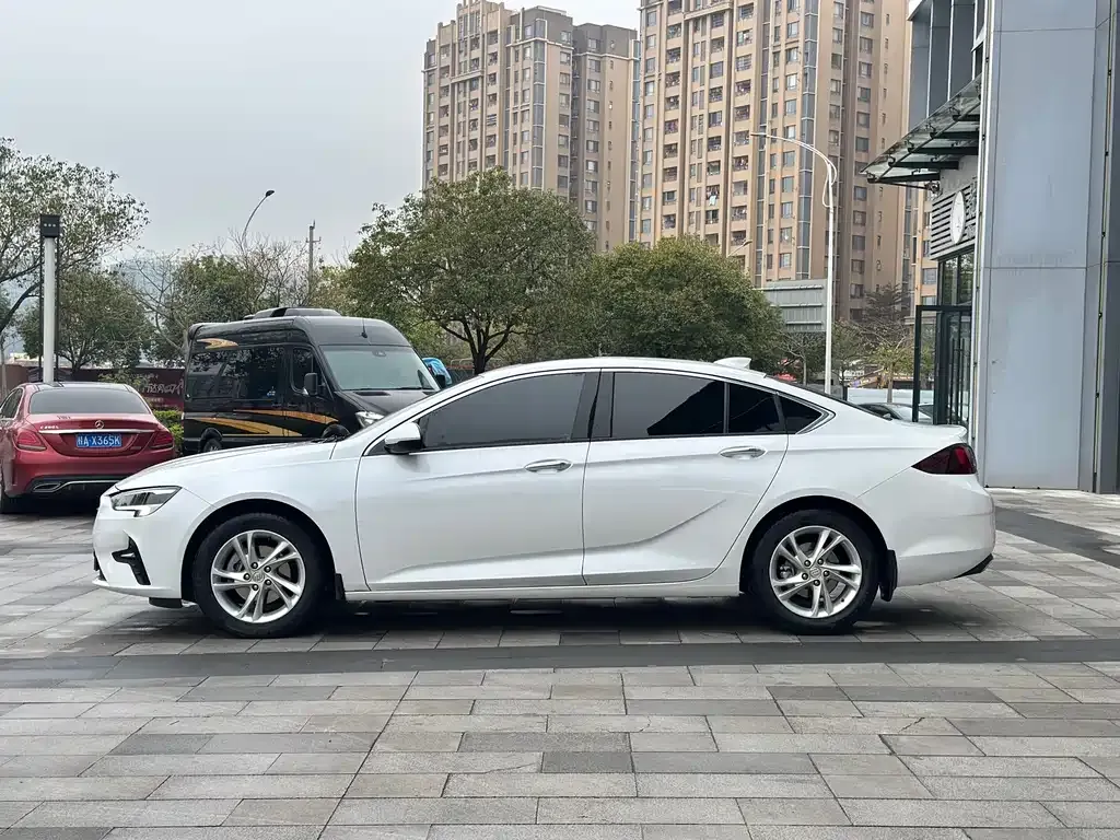 Buick Regal — фото 10