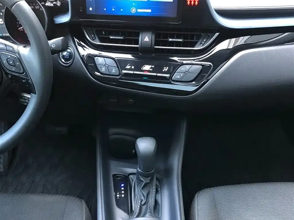 Toyota IZOA — фото 5