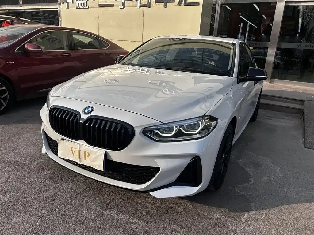 BMW 1 Series — фото 1