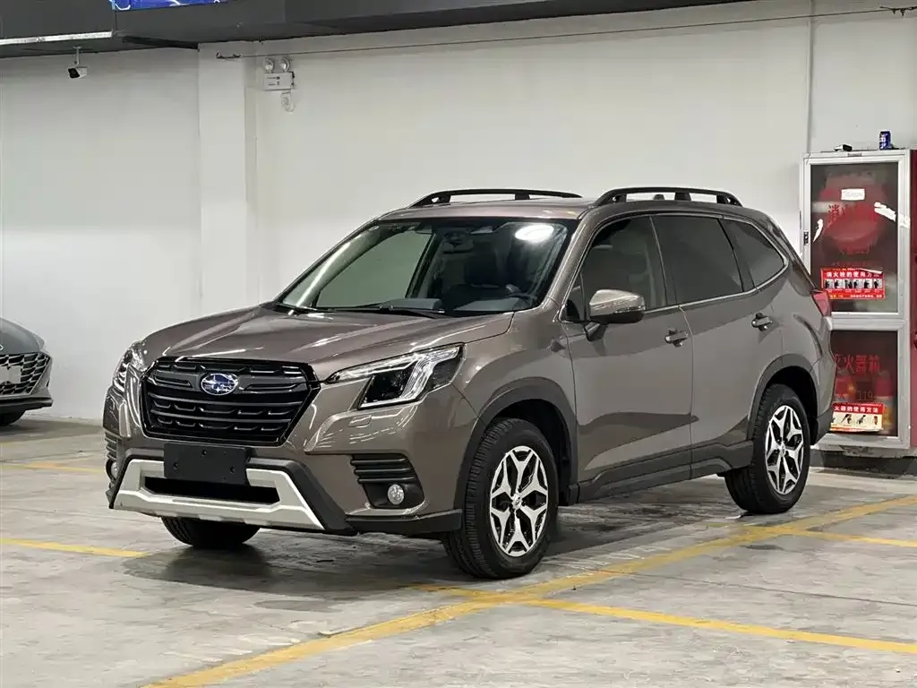 Subaru Forester — фото 1