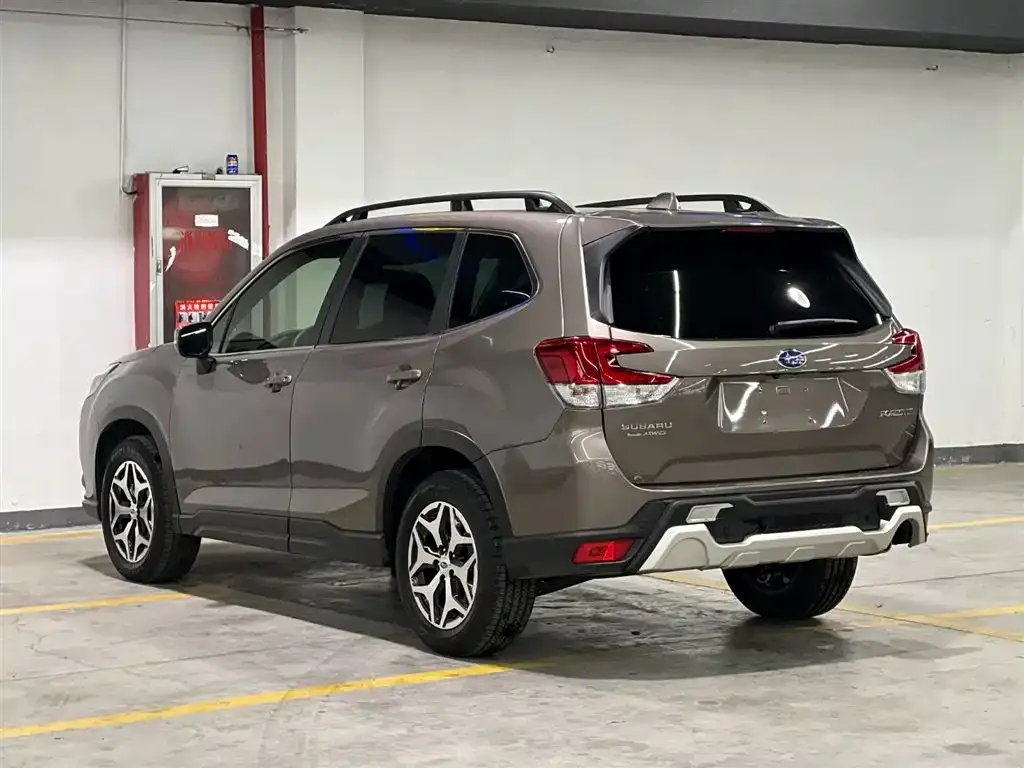 Subaru Forester — фото 5