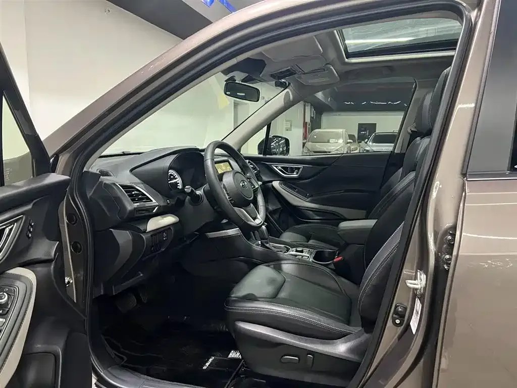 Subaru Forester — фото 10