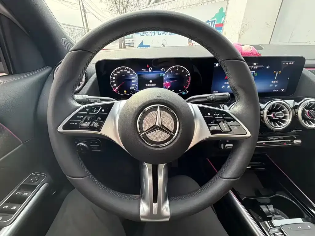 Mercedes-Benz GLA — фото 6